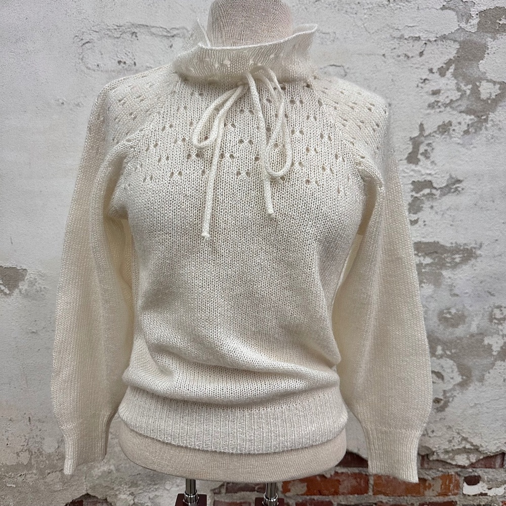 1960s Soft Sweater by Mantessa Jr. Size L